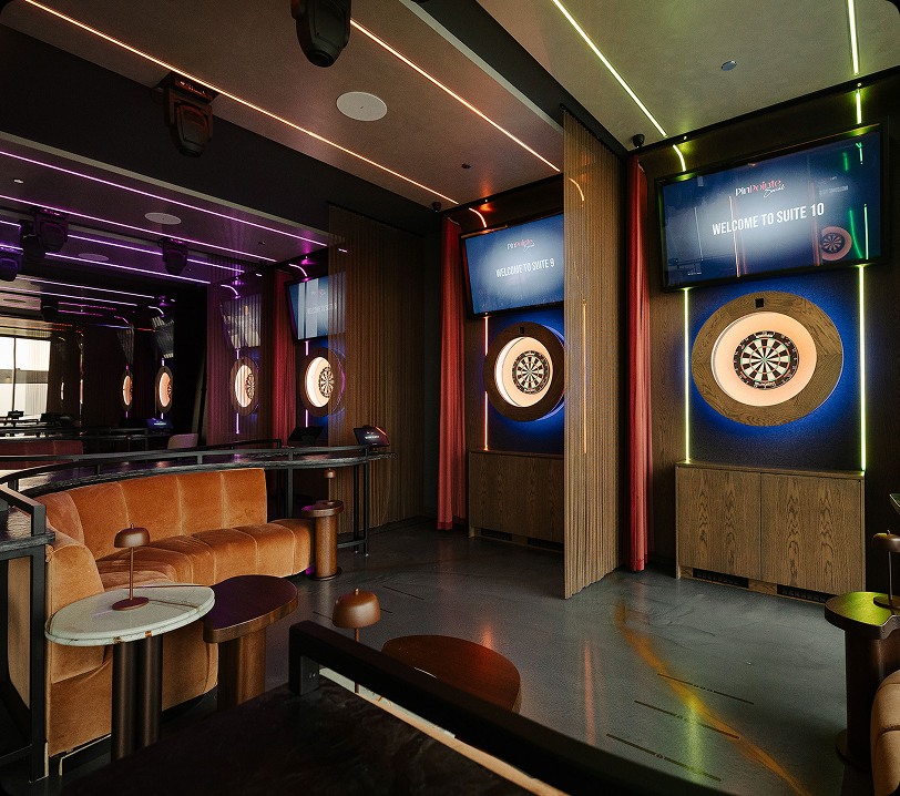 Bar loung dart games